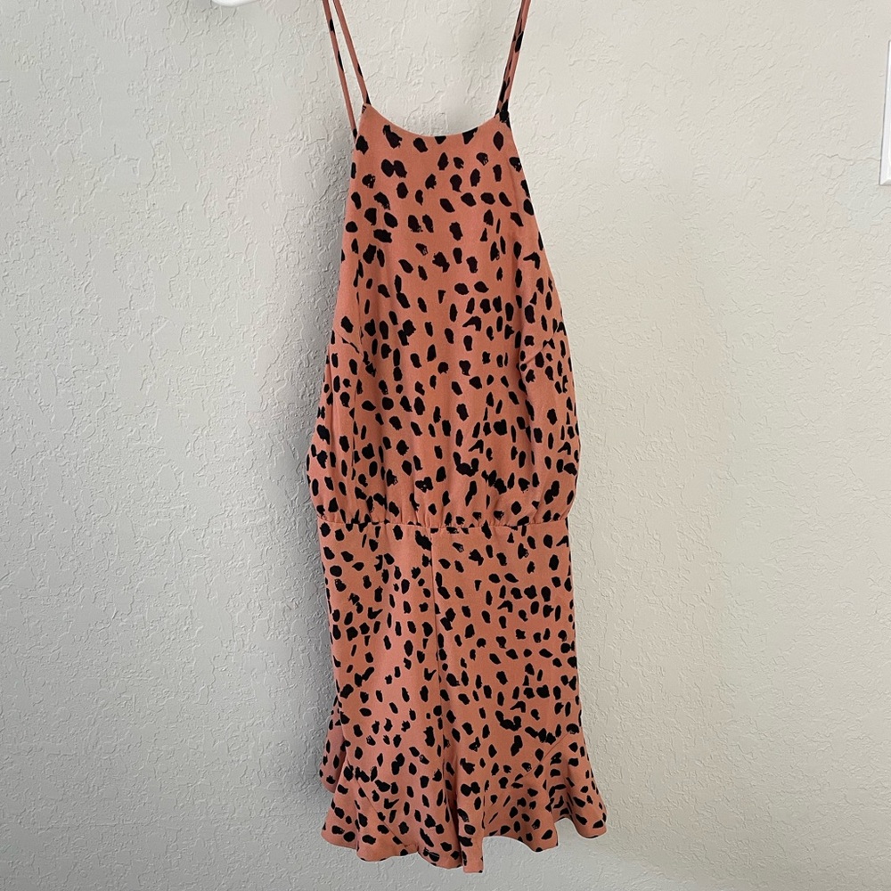 FLINTSTONE BACKLESS RUFFLE ROMPER - LIGHT CINNAMON - Picture 3 of 5